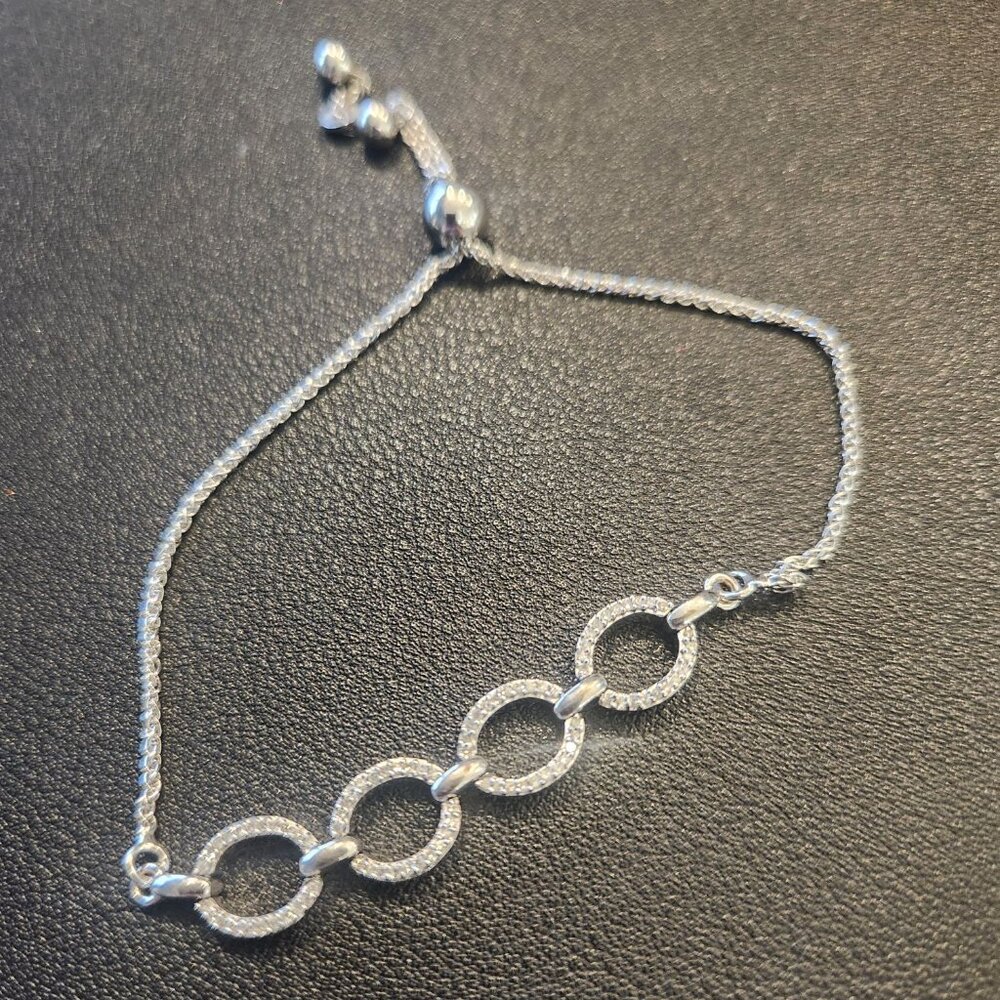 Diamond circle bracelet